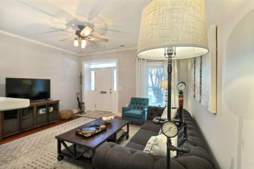 Historic Townhouse on Tattnall - image 12