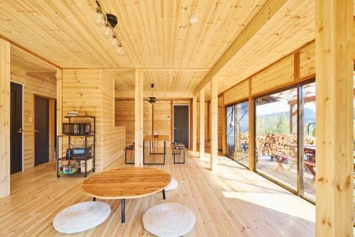 星が降りそそぐVilla 都心から70分 にぎわいOK完全プライベート空間 吹抜けサウナ 最大8名 雨でもBBQ 天体観測 田園が広がるぽつんと宿