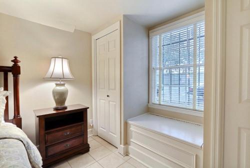 Orleans Square - image 6