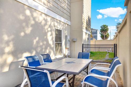 Queen Bee – Tybee Island, GA