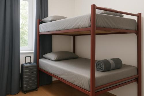 Ozi Inn Backpackers - Perth -Valid International Passport Required – Perth, IL
