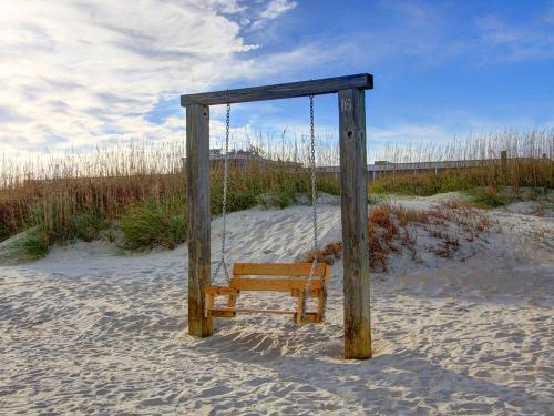 Heated Pool Access Brand New Rental Tybee Beach Bungalow - image 10