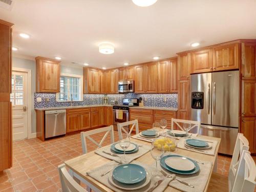 Brand New Listing! Heated Pool Access Flex Cancelation - image 7