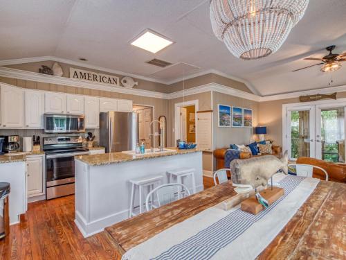 New Vacation Home! Heated Pool Access Walk to Beach Restaurants Shopping & More! - main image