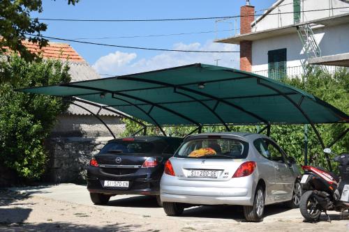  Matanovi dvori-Krka National Park in Lozovac