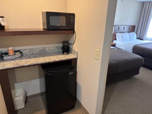 2 queen beds