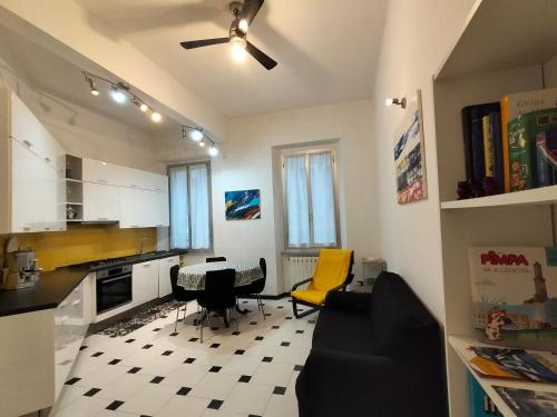 Ca'Sætta BnB Holiday home - Park & go to Genoa Aquarium and old town, Janov