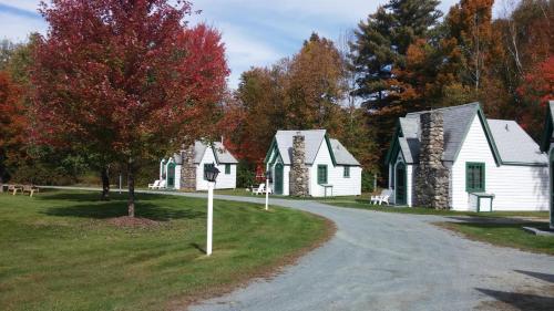 Hearthside Village Cottage Motel In Nh