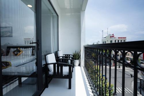 Khách Sạn Hoàng Long Phan Thiết near Ho Chi Minh Museum