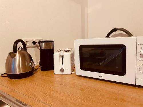 Konyha, Odw homes - Functional workers apartment with terrace in Weinheim