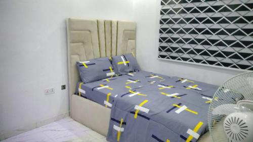 Cozy 3-Bedroom Tradebybata Guest House FUNAAB in Alli Iwo