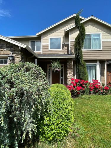 Beautiful 4BR Home in E Vancouver 30 Plus Day Stays Near PDX Costco Hospitals – khách sạn tại Van Mall