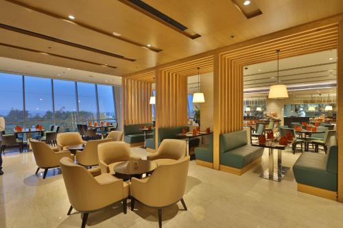 餐廳, 阿格拉萬豪費爾菲爾德酒店 (Fairfield by Marriott Agra) in 阿格拉