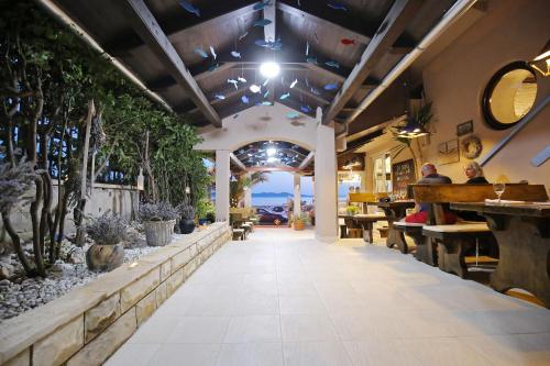Удобства, Hotel Delfin in Задар