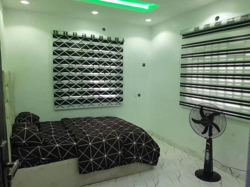 Cozy 3-Bedroom Tradebybata Guest House FUNAAB in Alli Iwo