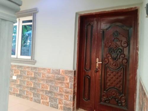Cozy 3-Bedroom Tradebybata Guest House FUNAAB in Alli Iwo