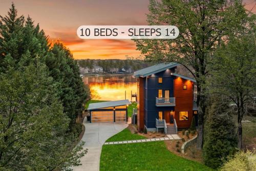 Blue Haven w/Game Room, Hot Tub & Optional Boat Rental, Mooresville