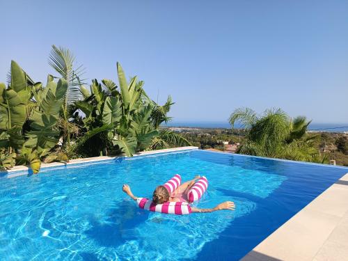 Happyplace Malaga -- Villa with Panoramic Sea View Heated Infinity Saltwater Pool, Málaga (photo 6)