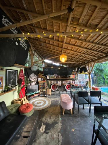 Losmanos Hostel 4