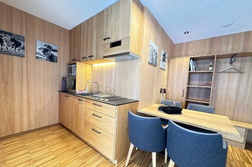 廚房, Quality Hosts Arlberg - ALPtyrol "die Sennerei" in 聖 安東 艾爾博格