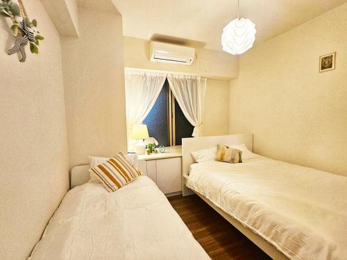 #JR Shinjuku 5min # Shibuya 10min#store 2min # Max 8 # Luxury apt # Movietheater # Pretty house#33평