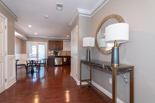 Minimalist Oasis just minutes metro in 塔科馬公園