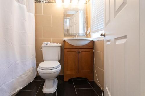 Minimalist Oasis just minutes metro in 塔科馬公園