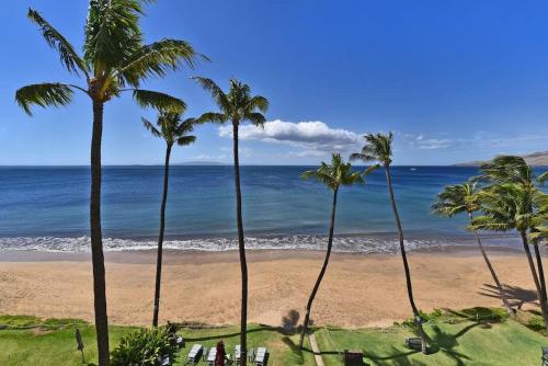 Nani Kai Hale 605 · NKH 605 Remodeled BeachFront w Pool AC Sandy image