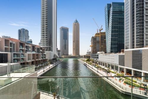 Brand New 2BR Peninsula One with Burj Khalifa View, Дубай (фото 7)