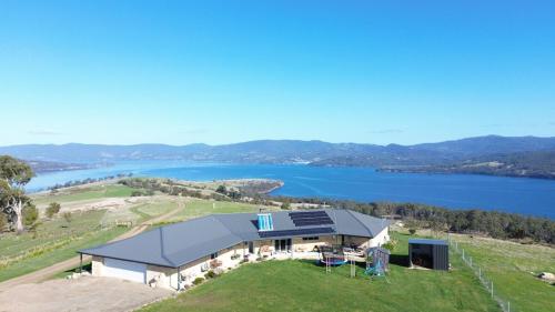 Bruny Horizon - Where the Country meets the Sea in North Bruny