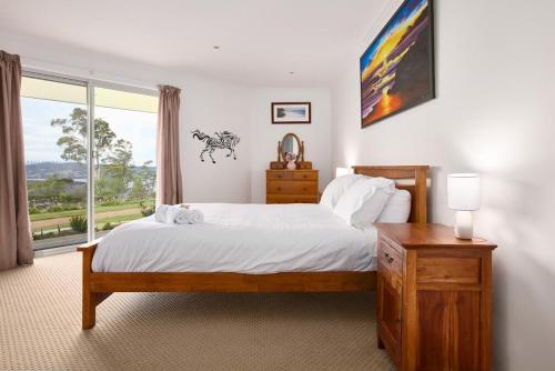 Bruny Horizon - Where the Country meets the Sea in North Bruny