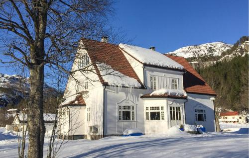 . Awesome Home In Omlid With House A Mountain View
