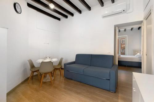 Stylish 4 Guest Apartment Near to Metro Dergano