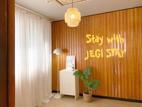 JEGI Stay in Cheongnyangni, Soul