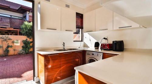Camille Props, Durban (fotografie 9)