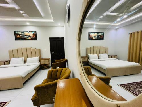 Zainab Lodges