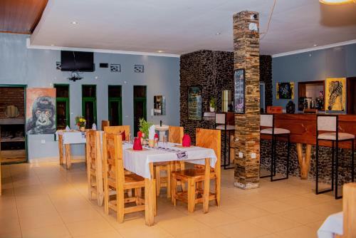 Karisimbi Cave Resort in รูเฮนเกรี