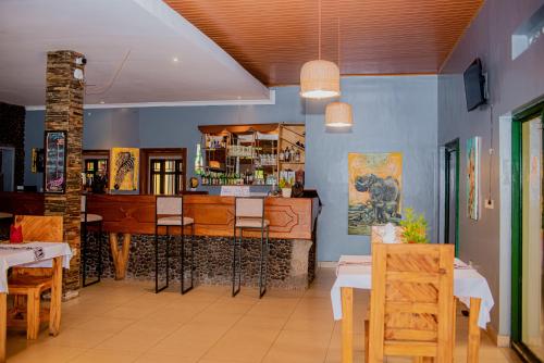 Karisimbi Cave Resort in รูเฮนเกรี