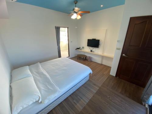 Sunny Only Room