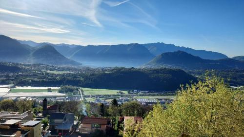 Two BIG entire apartments with stunning view in Agno