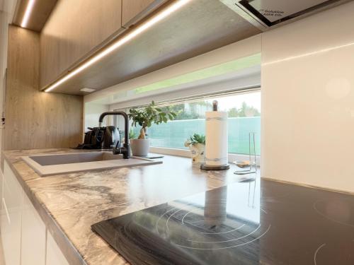 LuxHome by Lake Neusiedl with Jakuzzi in Fertoszentmiklos