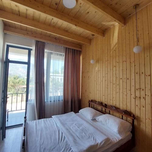 Spitak tun in Ijevan