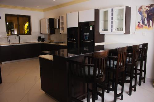 Kitchen, Manaya Luxury Sunset & Serenity Serviced 2Bedroom by Diani Beach with Pool & Parking in Mombasa