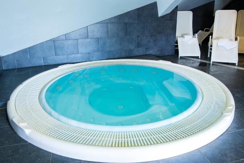 Pezsgőfürdő, Campus Cerdanya in Puigcerda