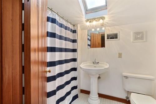 Captain`s Quarters - image 7