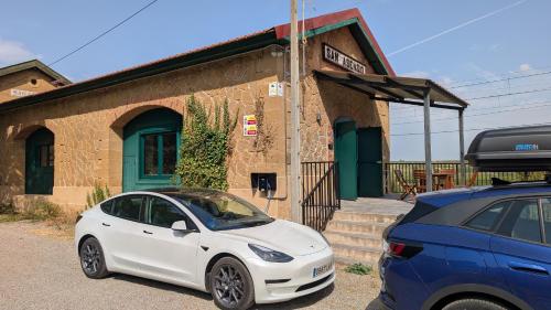 La Estación entre viñedos (La Estacion entre vinedos) in San Asensio