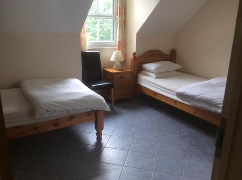 2 twin beds