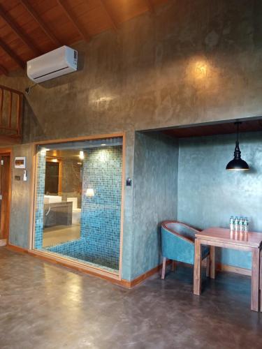 Swimming pool, Villa Rumassala Luxury Chalets Unawatuna in Galle