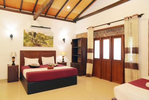 ilamparuma Hotel - image 3