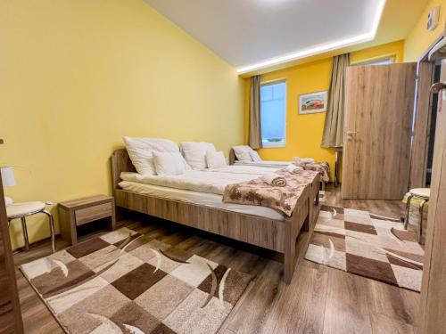 Fehér Akác Wellness Vendégház (Feher Akac Wellness Vendeghaz) in นีราดอนี
